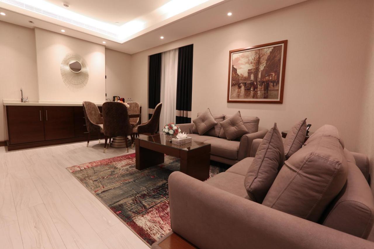 Weekend Hotel Sari Jeddah Bagian luar foto