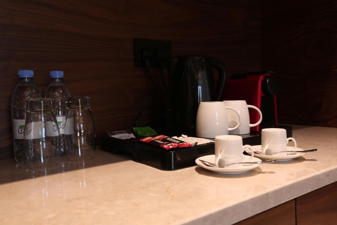 Weekend Hotel Sari Jeddah Bagian luar foto