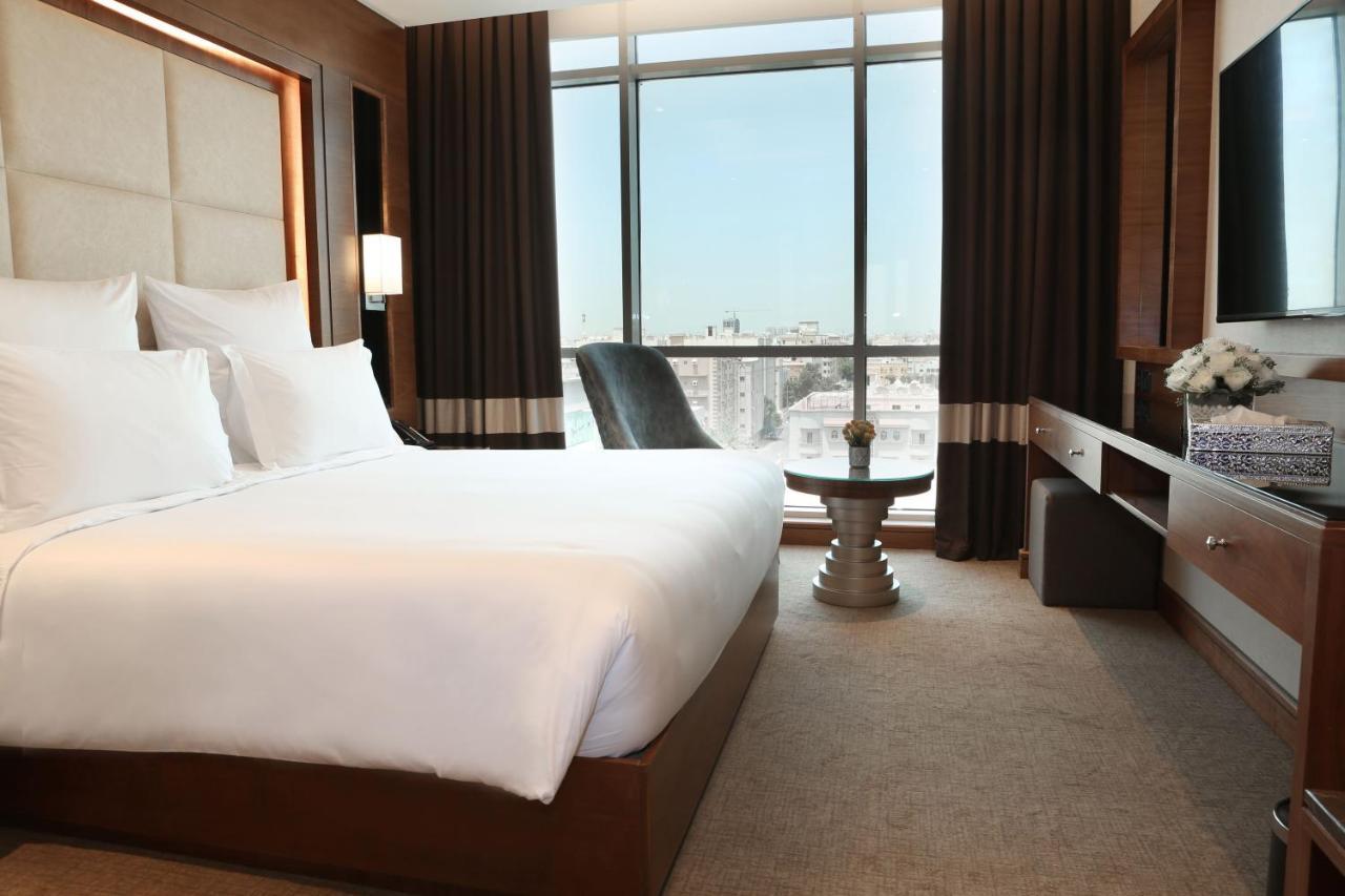 Weekend Hotel Sari Jeddah Bagian luar foto