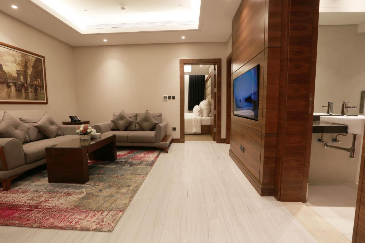 Weekend Hotel Sari Jeddah Bagian luar foto