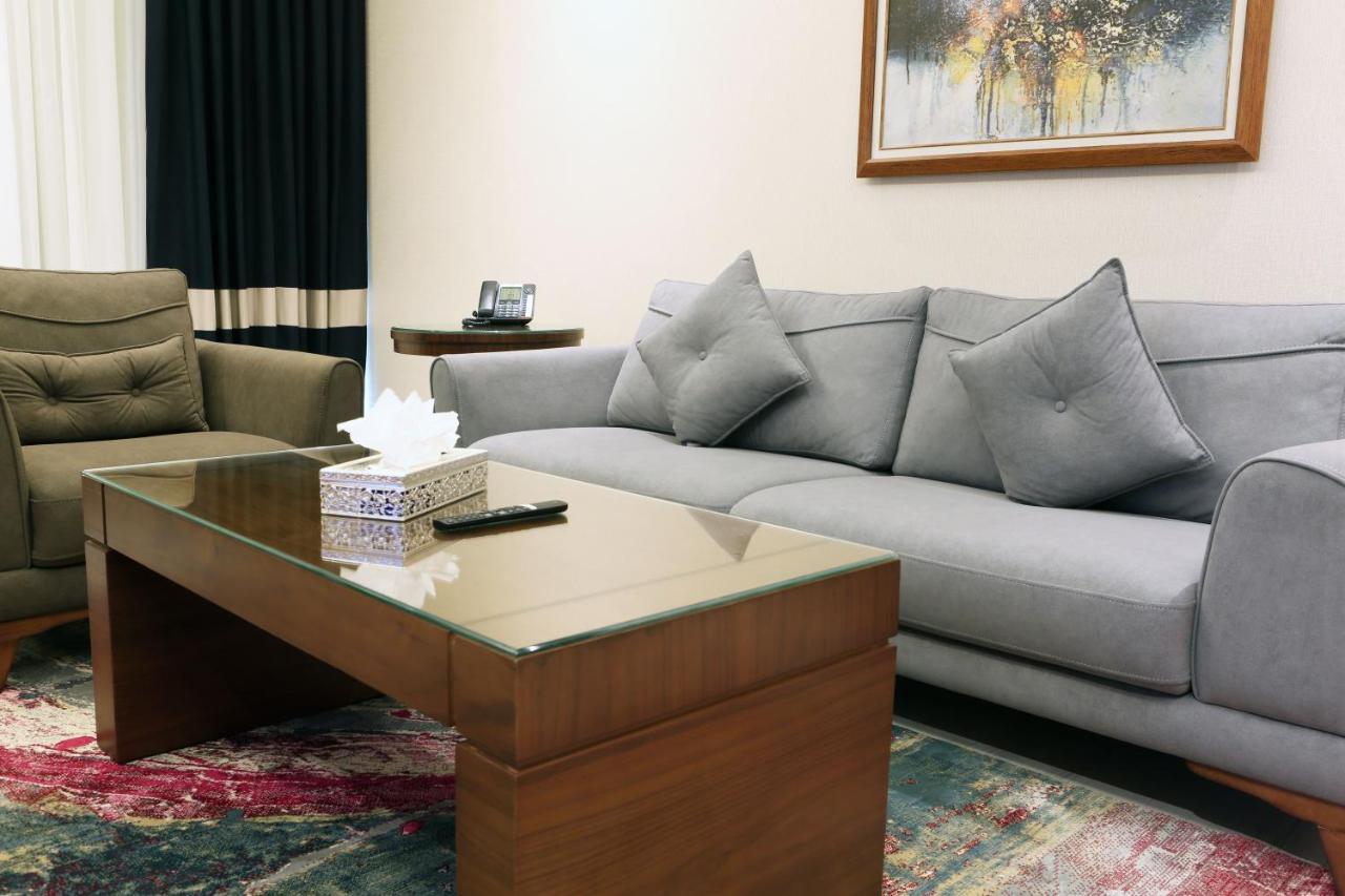 Weekend Hotel Sari Jeddah Bagian luar foto