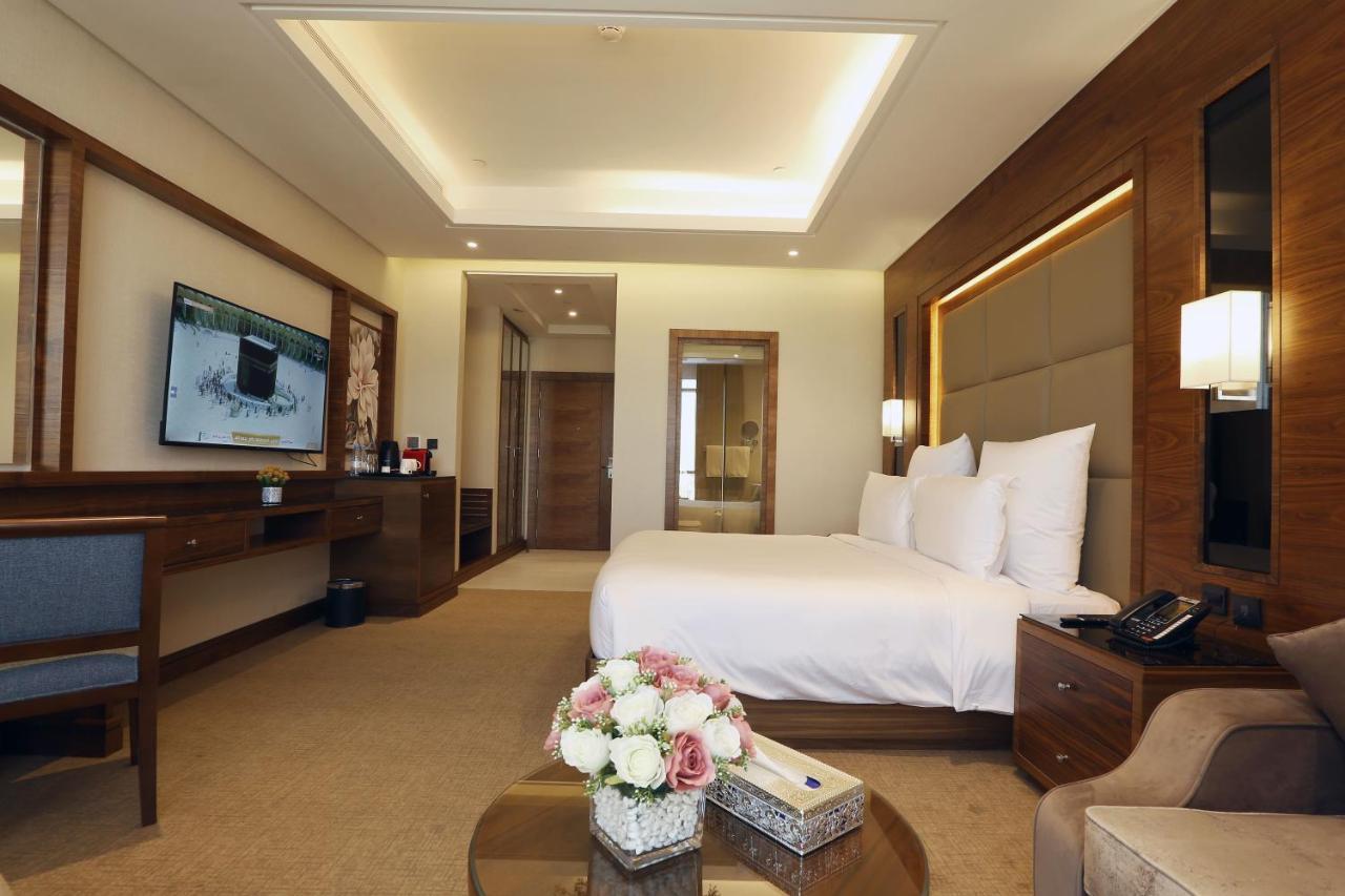 Weekend Hotel Sari Jeddah Bagian luar foto